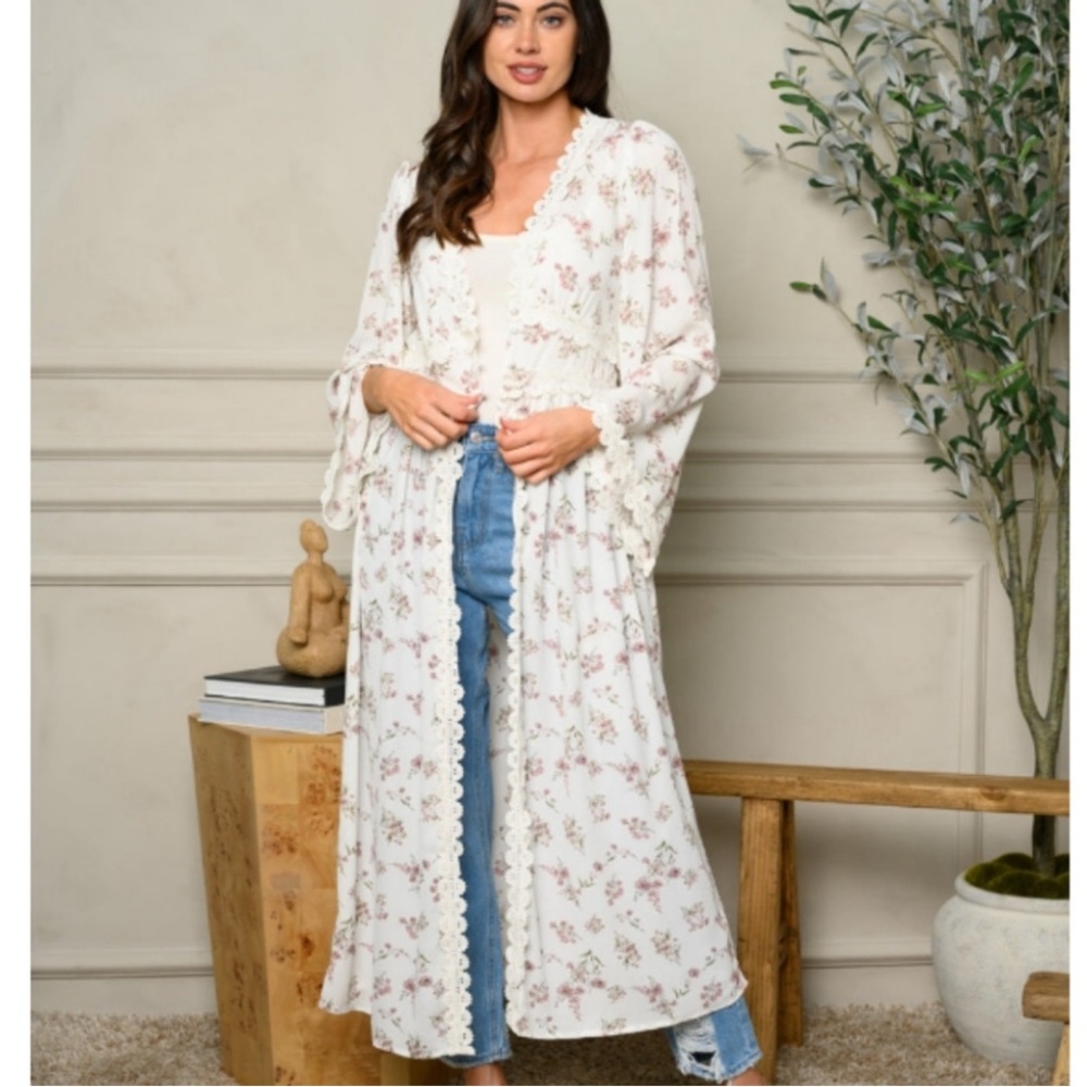 0904. Floral Lace Trim Kimono